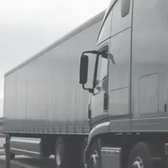Ile waży naczepa? Zaskakujące fakty o wadze i jej wpływie na transport