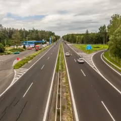 Ile na autostradzie w Czechach? Sprawdź limity prędkości i kary