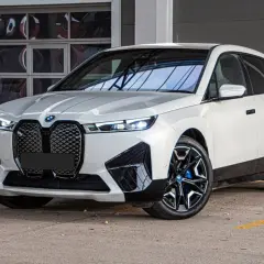 BMW iX cena: Cennik, leasing, używane. Czy warto kupić?