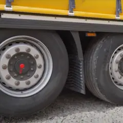 Podnoszenie osi w naczepie po co? Odkryj korzyści i zastosowania