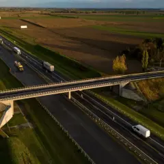 Czy autostrada A2 jest przejezdna? Sprawdź aktualne utrudnienia i opłaty