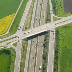 Autostrady w Niemczech płatne czy nie? Odkryj ukryte opłaty i wyjątki
