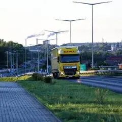 Ile m3 ma naczepa TIR? Poznaj pojemność i wymiary naczep