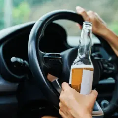 Ile można wydmuchac w alkomat? Odkryj dozwolone limity alkoholu