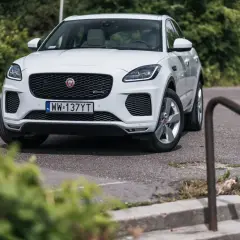 Jaguar E-Pace: Brytyjski styl vs. koszty. Czy to SUV dla Ciebie?