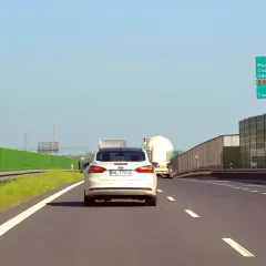 Ile mogę jechać na autostradzie? Ograniczenia prędkości w Polsce