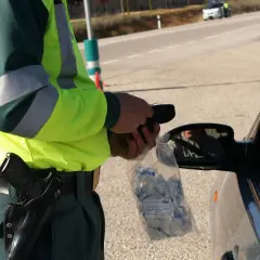 Kiedy policja może badać alkomatem? Poznaj swoje prawa i obowiązki