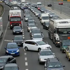 Jak sprawdzić korki na autostradzie A4 i uniknąć opóźnień w podróży