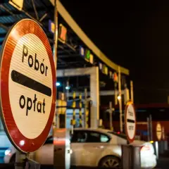 Jak płacić telefonem za autostradę i unikać kolejek na bramkach