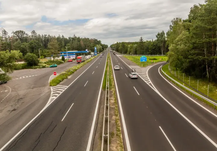 Ile na autostradzie w Czechach? Sprawdź limity prędkości i kary