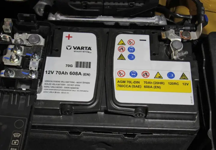 Akumulator Varta AGM 12V 70Ah. Czy agm można ładować zwykłym prostownikiem? Tak, ale z uwagą na parametry.