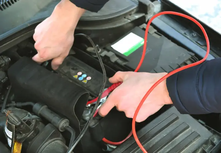 Jak wybrać prostownik z rozruchem, aby uniknąć problemów z autem