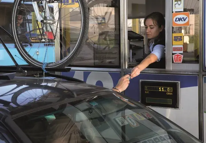 Ile płaci się za bramki na autostradzie? Sprawdź koszty i kary