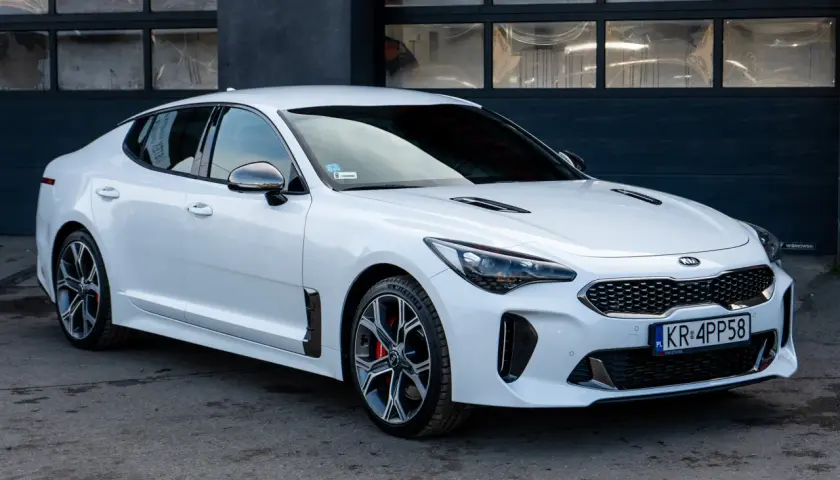 Kia Stinger 3.3 T-GDI: Ostatni GT? Przewodnik dla kupca