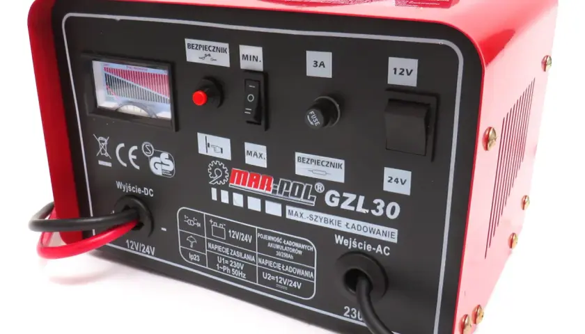 Czy można ładować akumulator 12V prostownikiem 24V? Uważaj na ryzyko!