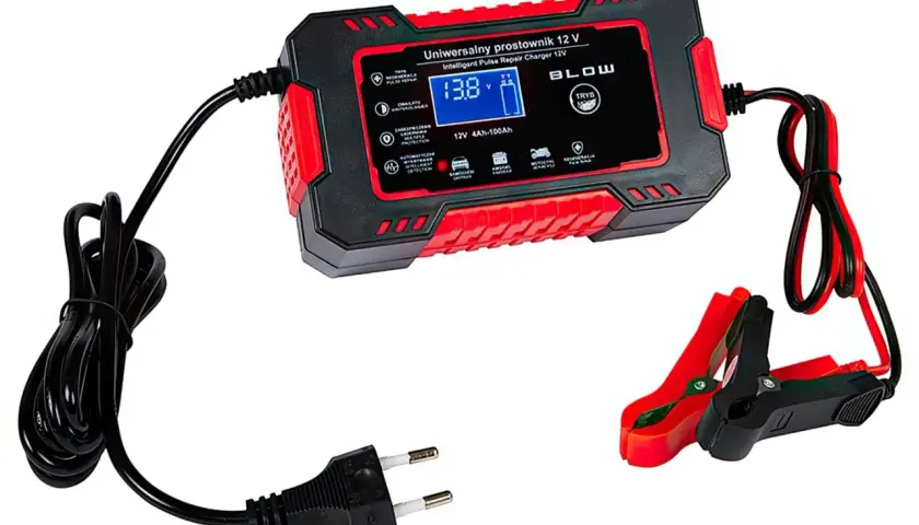 Uniwersalny prostownik 12V BLOW z wyświetlaczem i klemami. Idealny do ładowania akumulatorów. Gdzie kupić prostownik? Tutaj!