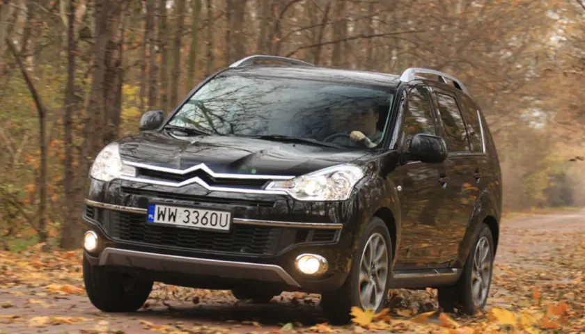 Citroen C-Crosser: Japoński SUV z francuskim znaczkiem? Warto kupić?