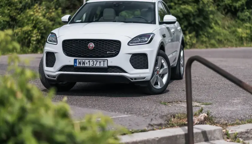 Jaguar E-Pace: Brytyjski styl vs. koszty. Czy to SUV dla Ciebie?