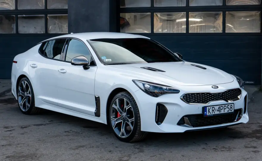 Kia Stinger 3.3 T-GDI: Ostatni GT? Przewodnik dla kupca