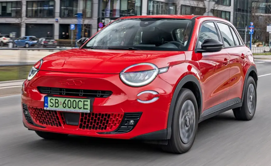 Fiat 600 cena 2026: Hybryda czy Elektryk? Przewodnik i TCO