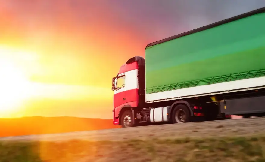 Ile kosztuje nowy tir z naczepą? Sprawdź ceny i modele, które zaskakują