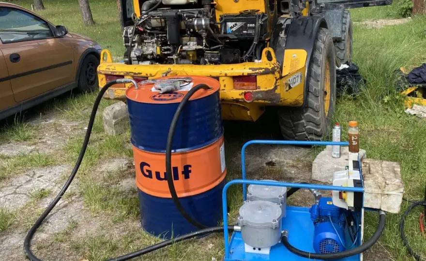Ile oleju do lewarka hydraulicznego - Jak sprawdzić poziom i co wlać?