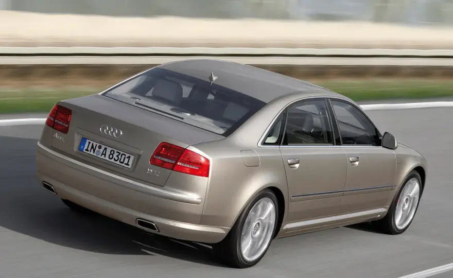 Audi A8 D3: Jak kupić i nie zbankrutować? Poradnik