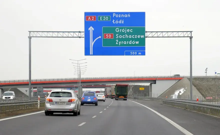 Jaki limit na autostradzie w Polsce? Sprawdź, by uniknąć mandatu