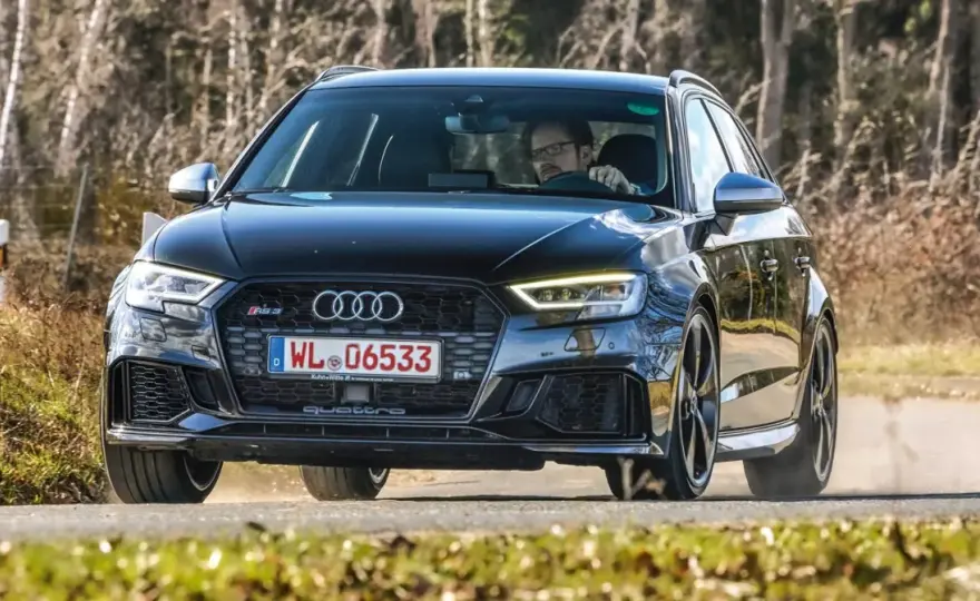 Audi RS3 cena: Ile kosztuje? Nowe, używane, utrzymanie i opcje