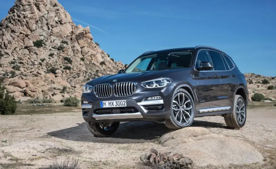 BMW X3 wymiary: G45, G01, iX3 Czy zmieści się w garażu?