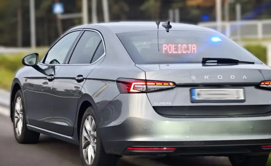 Nieoznakowany radiowóz - Jak rozpoznać patrol i uniknąć mandatu?