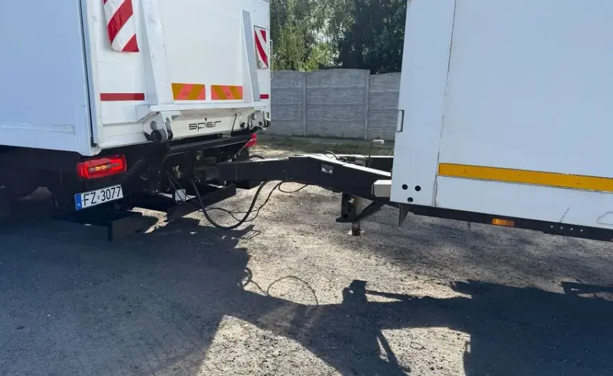 Koffer naczepa co to jest? Kluczowe informacje i zastosowania