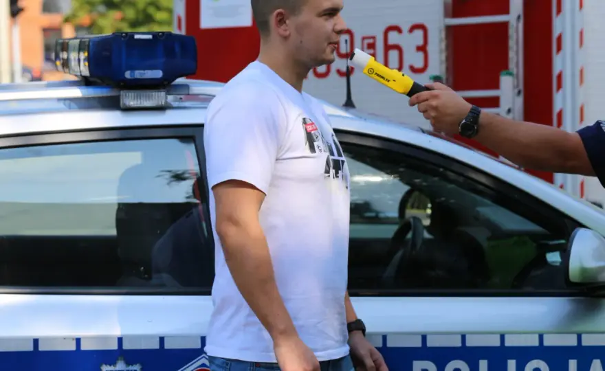 Czy da się oszukać alkomat? Odkryj prawdę i zagrożenia związane z oszustwem