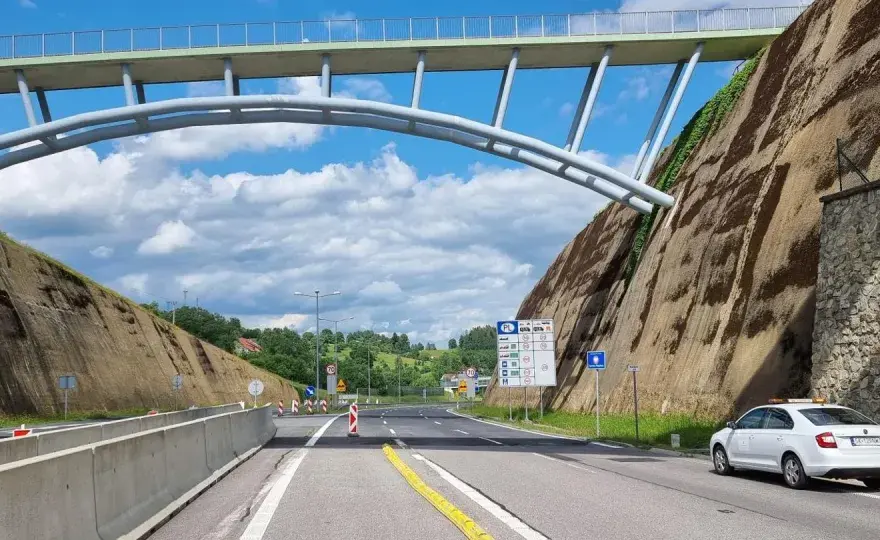 Ile można jechać na autostradzie - Poznaj limity i uniknij błędów