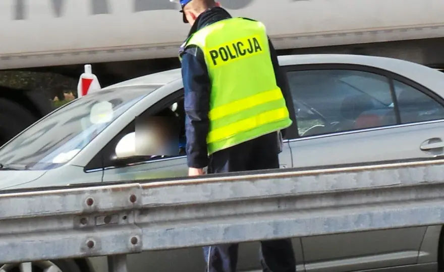 Mandat za brak pasów - Ile punktów karnych i kto płaci karę?