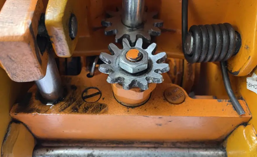 Jak dolać oleju do podnośnika hydraulicznego - Poradnik krok po kroku