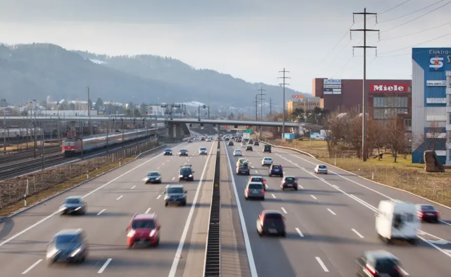 Ile kosztuje autostrada w Szwajcarii? Sprawdź, co musisz wiedzieć
