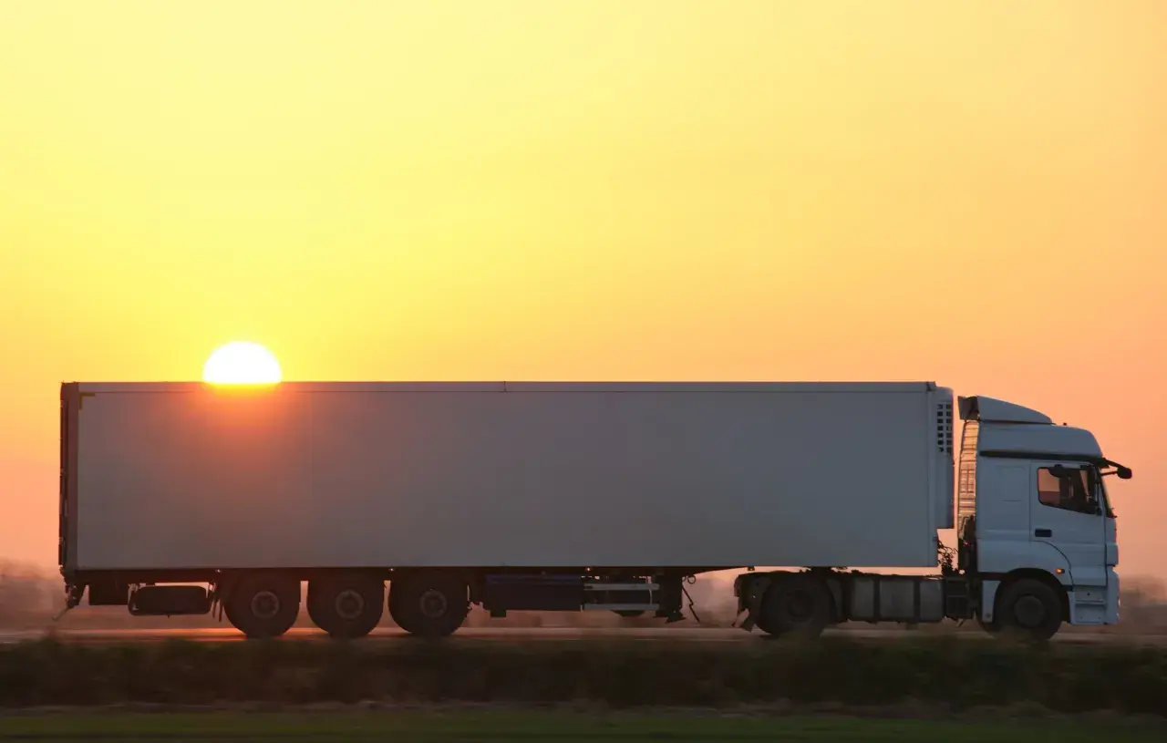 Naczepa BDE co to jest i jak zwiększa efektywność transportu?