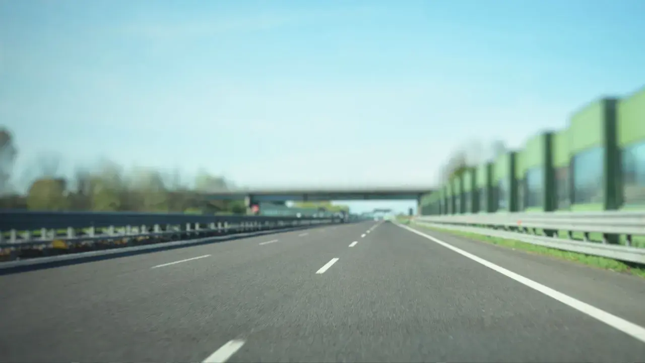 Autostrada w Czechach, droga do celu. Dowiedz się, jak zapłacić za autostradę w Czechach, by podróż była bezproblemowa.