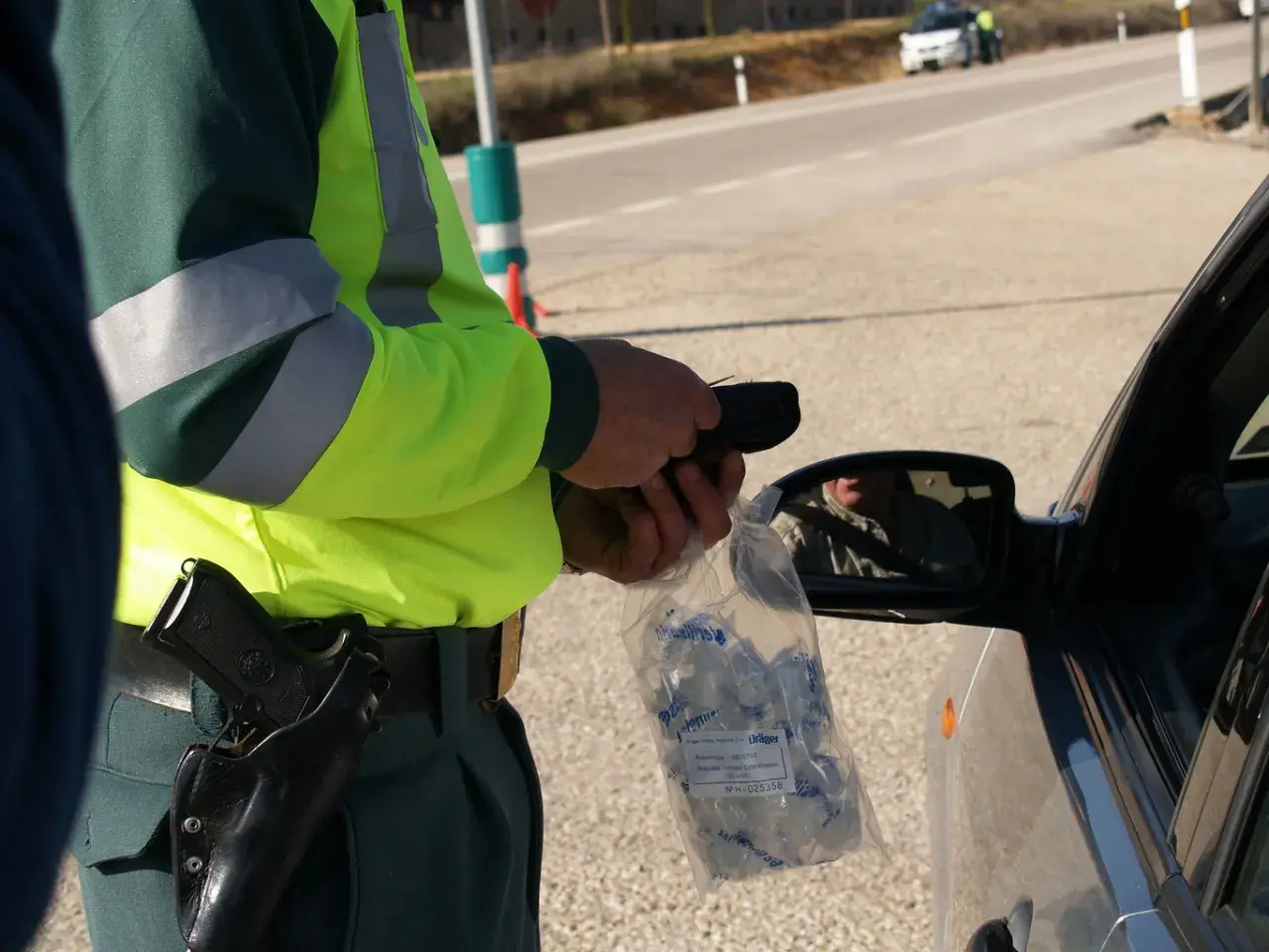 Kiedy policja może badać alkomatem? Poznaj swoje prawa i obowiązki