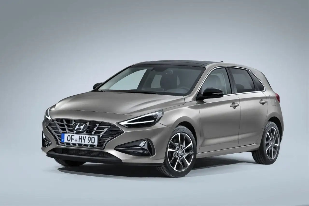 Hyundai i30 Smart vs Modern wyposażenie