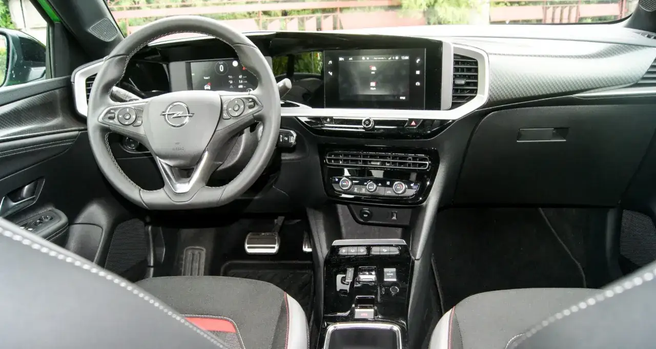 Wnętrze Opel Mokka deska rozdzielcza