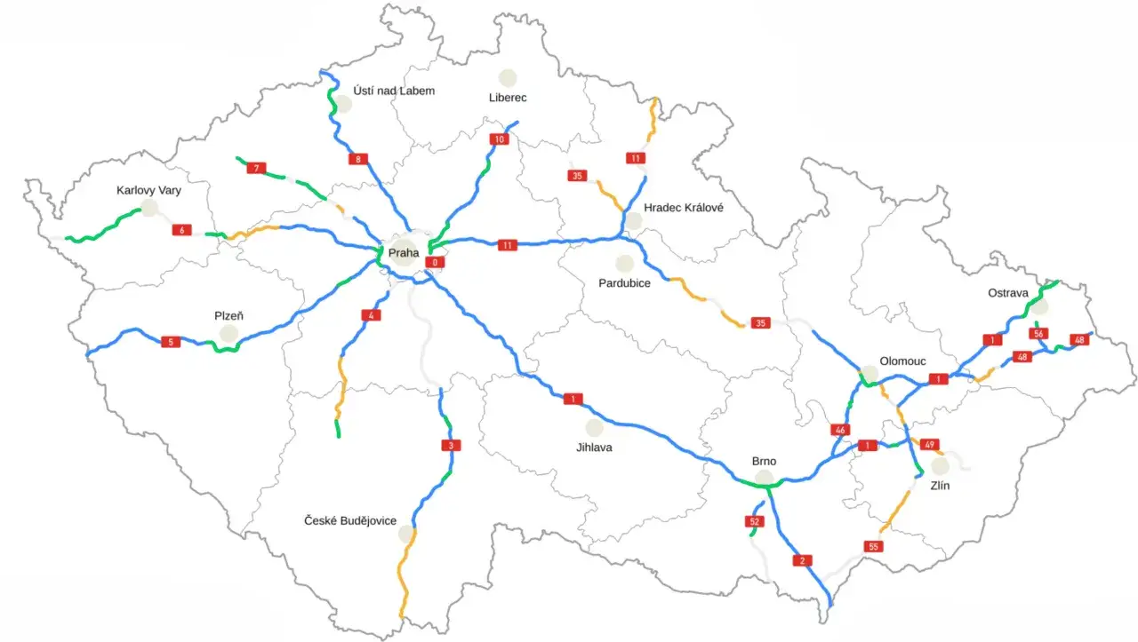 Mapa Czech z zaznaczonymi drogami. Kolory wskazują, które drogi w Czechach są płatne.