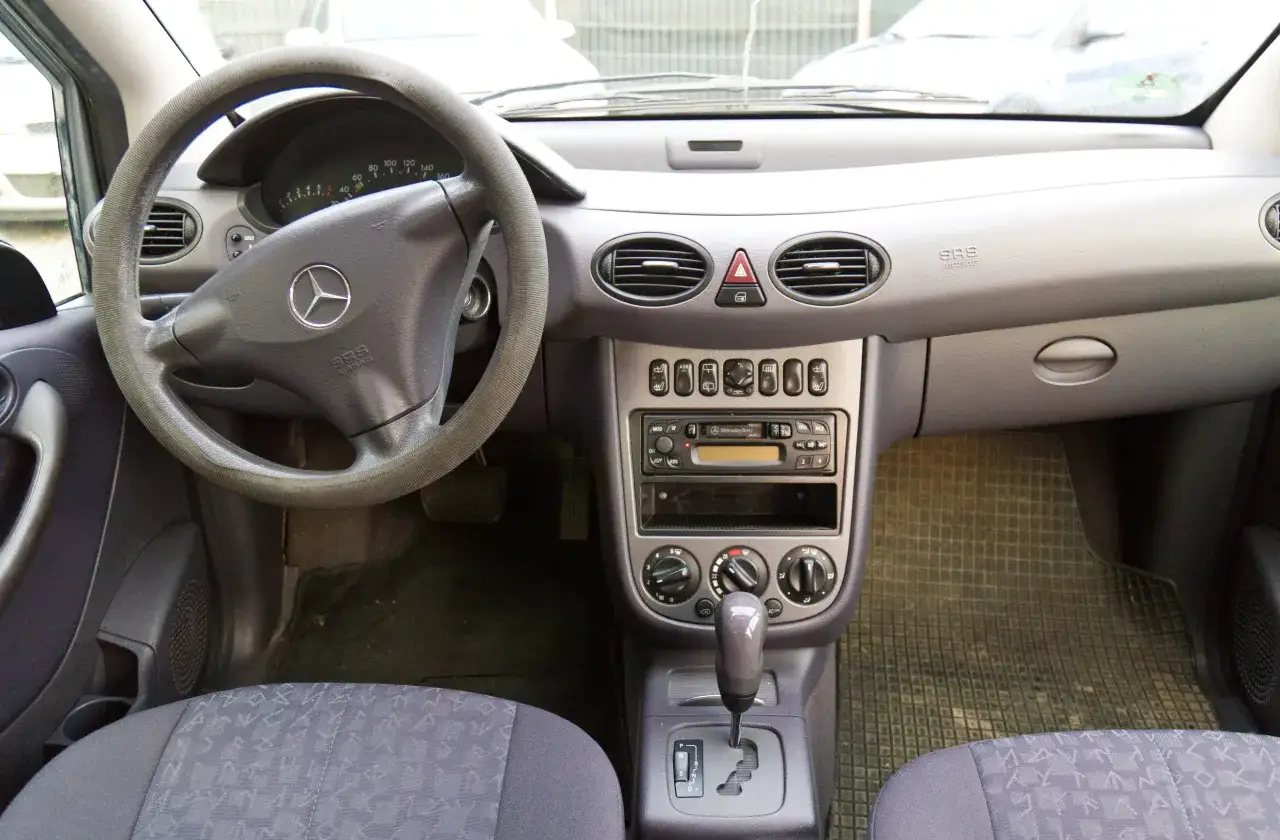 Wnętrze Mercedes A 140 W168