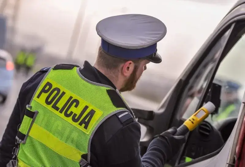 Zdjęcie Czy można odmówić dmuchania w alkomat? Poznaj konsekwencje tej decyzji