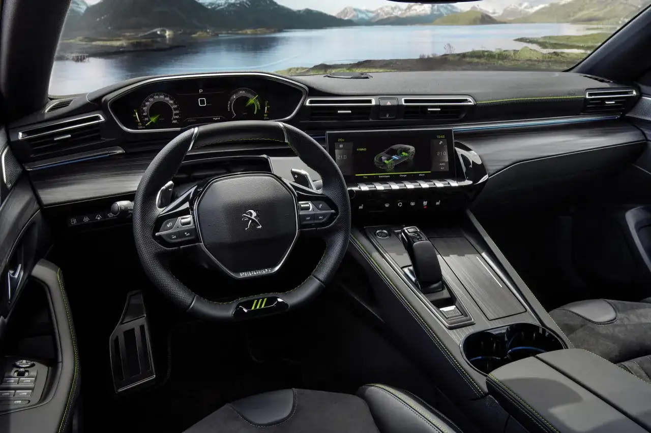 Peugeot 508 PSE wnętrze i-Cockpit