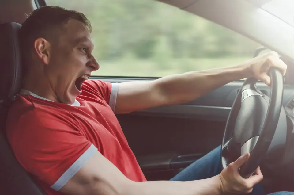 Droga hamowania i zatrzymania - ile metrów potrzebuje Twoje auto?